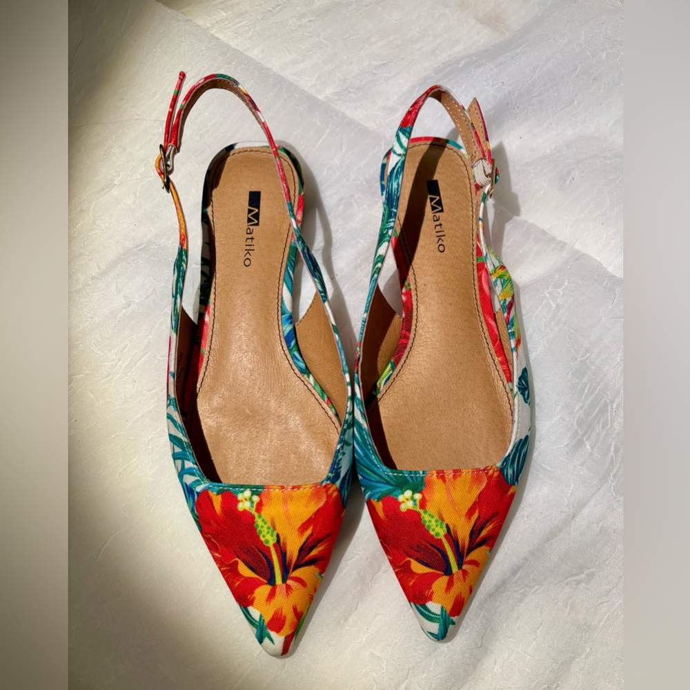 Matiko Hawaiian Print Slingback Flats Pointed Toe Shoes – US 4-4.5 (EU 35) NIB